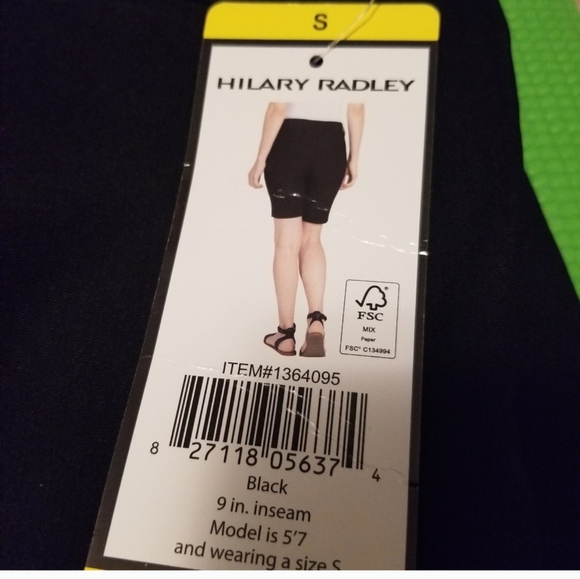 Hilary Radley Ladies' Bermuda Short small nwt - Picture 3 of 5